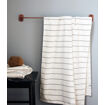 Porte serviettes PATI Simple Barre en Axier Inoxydable effet Laiton Bruni - Style Contemporain - L60xH6 cm - HOUSE DOCTOR