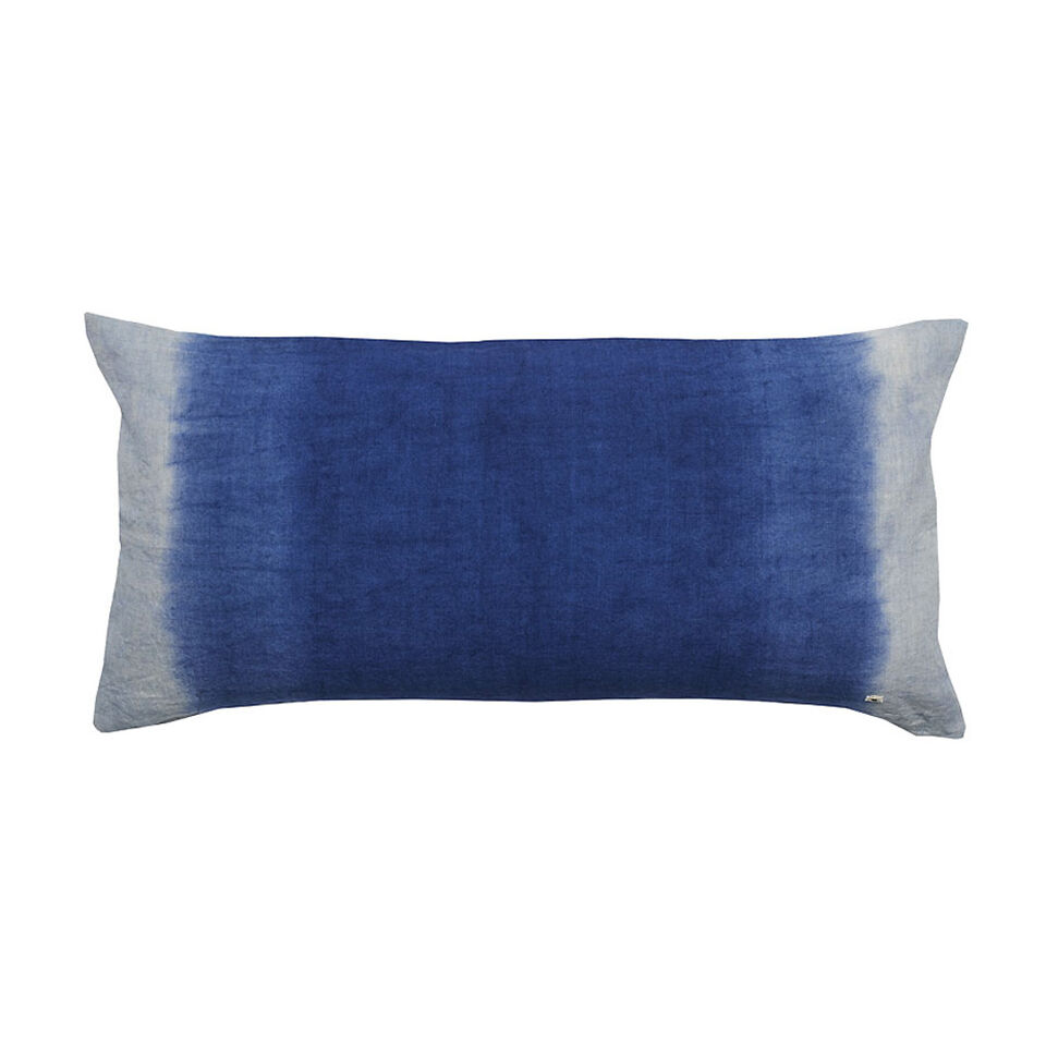 Coussin MARCEL Deep Dye Blue Indigo Finition Zippée - 55x110 - BED AND PHILOSOPHY