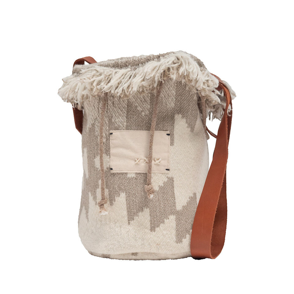 KRAFT Pochette de Voyage Frangée en Laine 30X30 - BED AND PHILOSOPHY