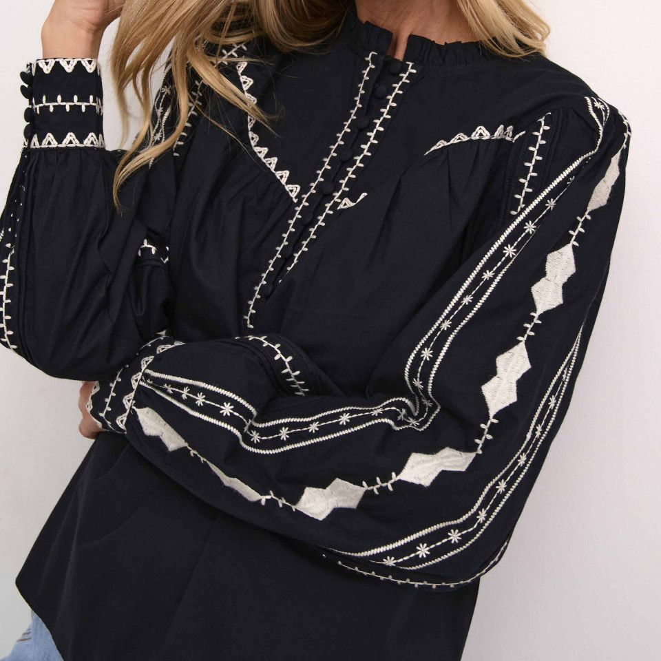 Chemise Brodée Gwen noir Cream