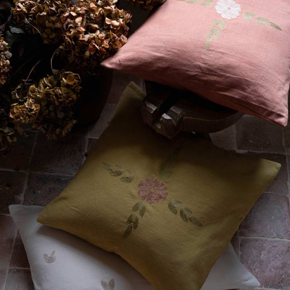 Housse de Coussin Brodé LEONIE  