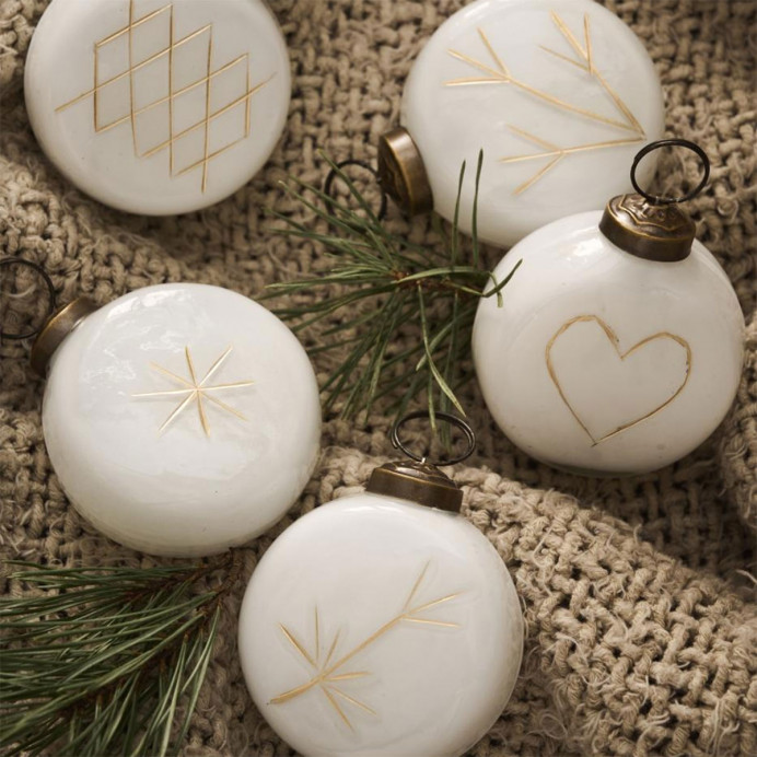 Set de 5 boules de Noël en verre blanc mat avec incrustations dorées - Ib Laursen