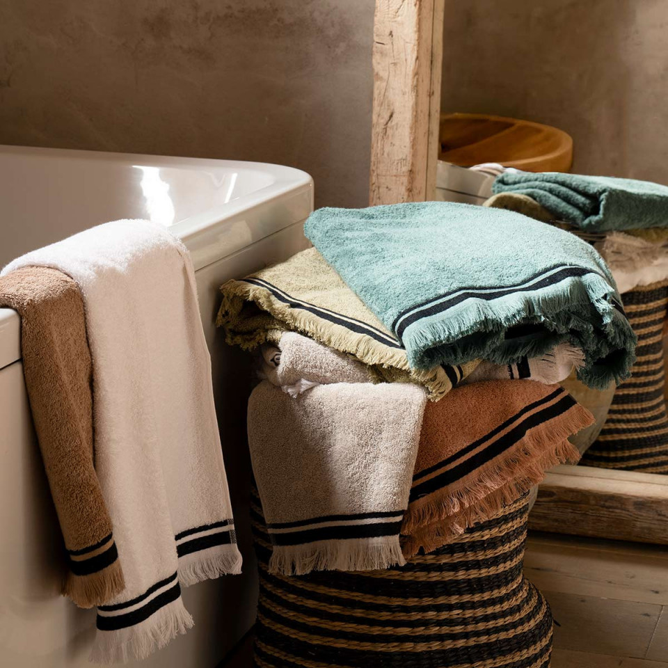Serviette de Bain Franges Bande Noire SELVA  