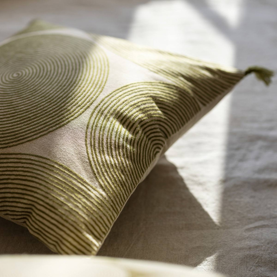 Coussin Coton Brodé TITO Couleur:Naturel Dimensions:40 x 65 Vivaraise