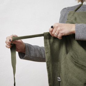 Tablier en Lin Lavé SOLINE Couleur:Thym Dimensions:70 x 85 L'Effet Papillon