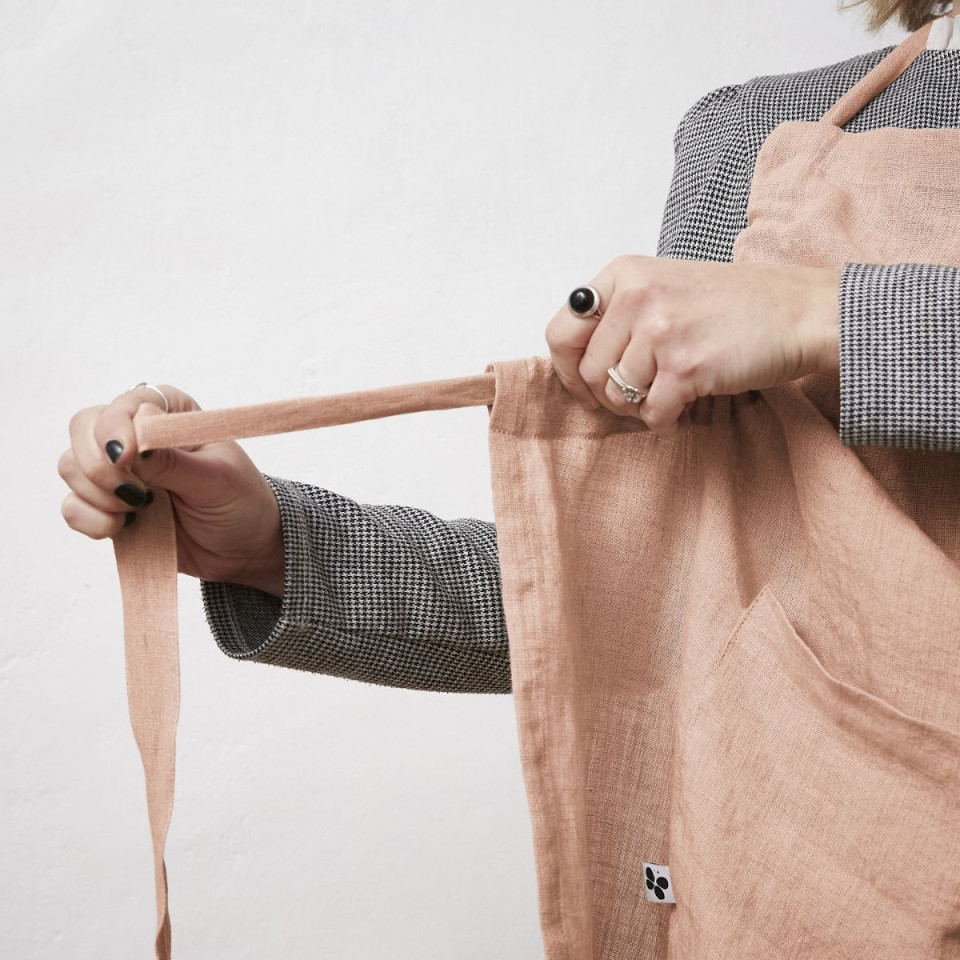 Tablier en Lin Lavé SOLINE Couleur:Vieux Rose Dimensions:70 x 85 L'Effet Papillon