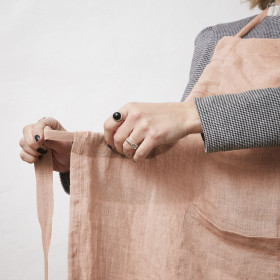 Tablier en Lin Lavé SOLINE Couleur:Vieux Rose Dimensions:70 x 85 L'Effet Papillon