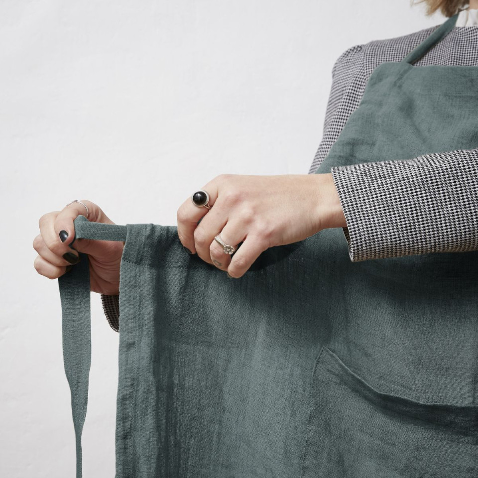 Tablier en Lin Lavé SOLINE Couleur:Ardoise Dimensions:70 x 85 L'Effet Papillon