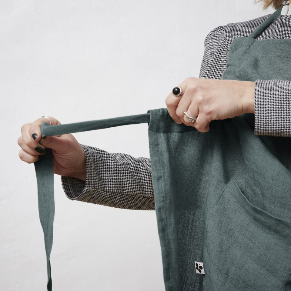 Tablier en Lin Lavé SOLINE Couleur:Ardoise Dimensions:70 x 85 L'Effet Papillon