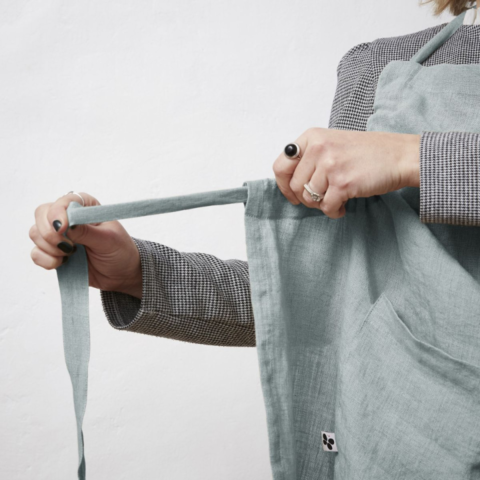 Tablier en Lin Lavé SOLINE Couleur:Azur Dimensions:70 x 85 L'Effet Papillon