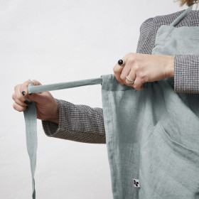 Tablier en Lin Lavé SOLINE Couleur:Azur Dimensions:70 x 85 L'Effet Papillon