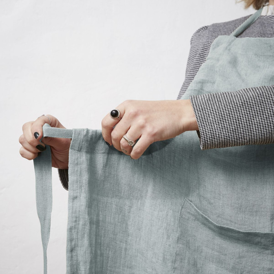 Tablier en Lin Lavé SOLINE Couleur:Azur Dimensions:70 x 85 L'Effet Papillon