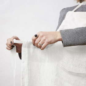 Tablier en Lin Lavé SOLINE Couleur:Craie Dimensions:70 x 85 L'Effet Papillon