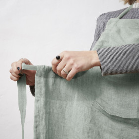 Tablier en Lin Lavé SOLINE Couleur:Eucalyptus Dimensions:70 x 85 L'Effet Papillon