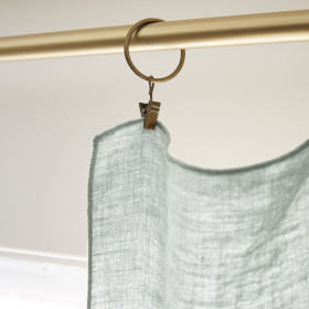Rideau ajustable + 8 anneaux pince Lin Lavé SOLINE Couleur:Eucalyptus Dimensions:140 x 270 L'Effet Papillon