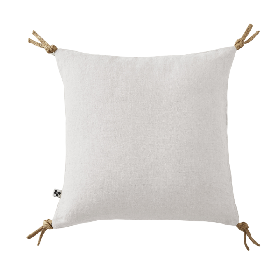 Coussin en Lin Lavé SOLINE Couleur:Craie Dimensions:45 x 45 L'Effet Papillon