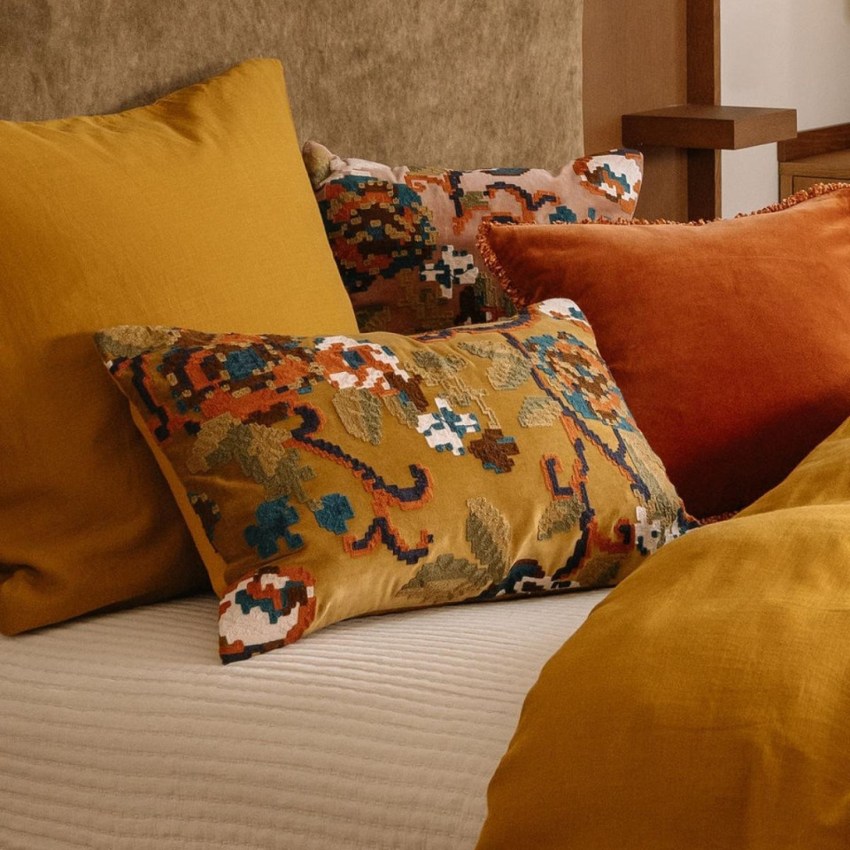 Housse de Coussin en Velours de Coton Brodé KENDAL  