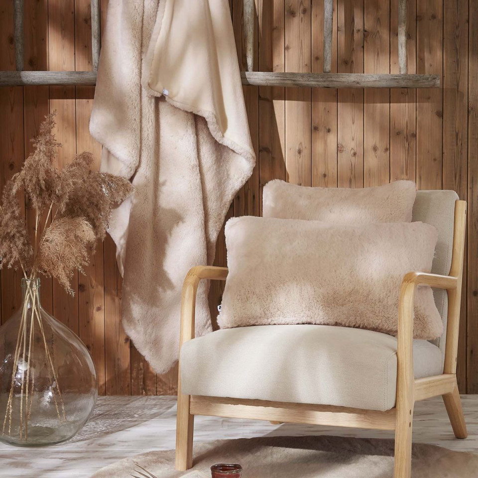 Coussin fausse fourrure SVEN