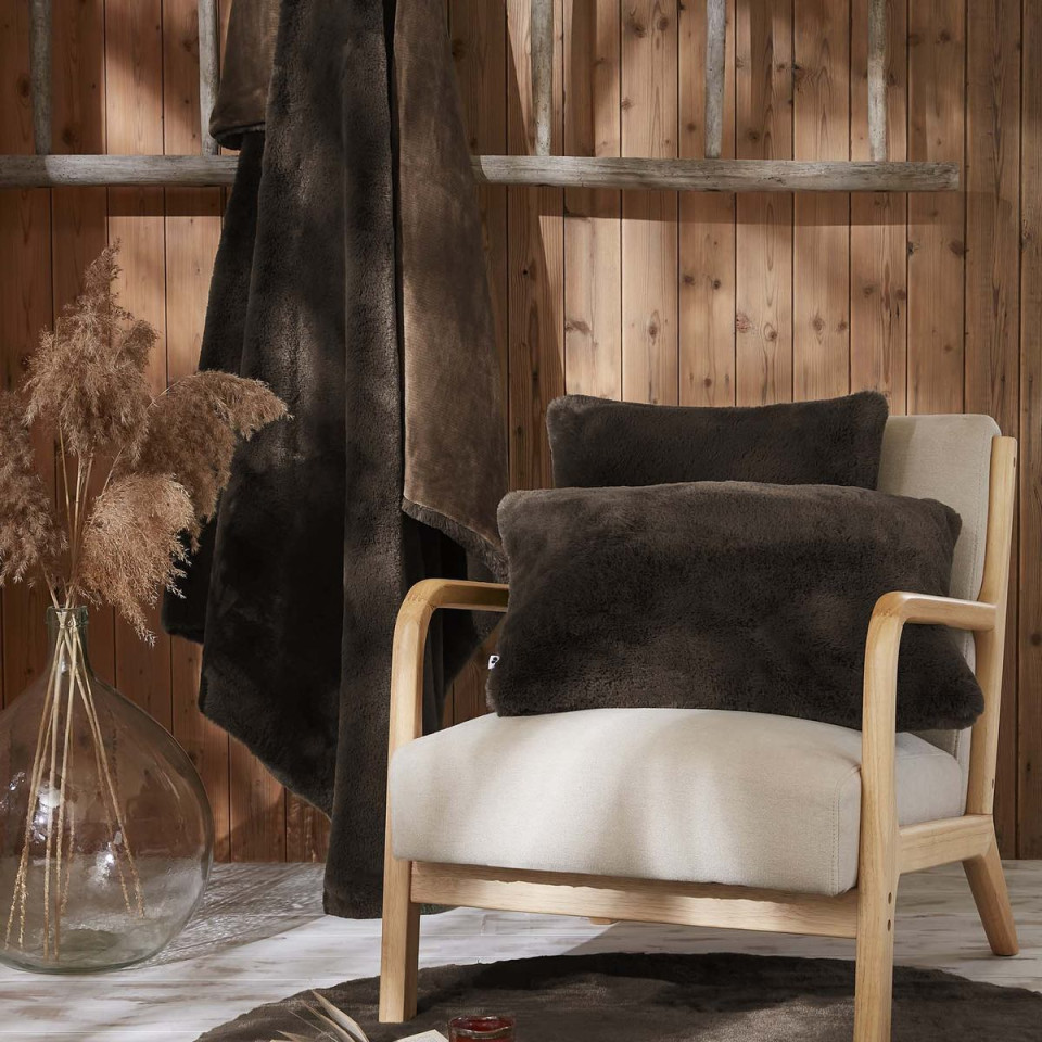 Coussin fausse fourrure SVEN