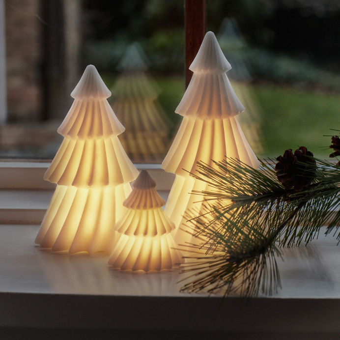Sapin lumineux en cire OLIVIA à étages plissés