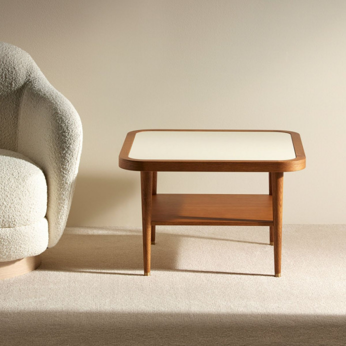 Table basse carrée Puzzle Maison Sarah Lavoine, plateau en stratifié cerclé de chêne et étagère