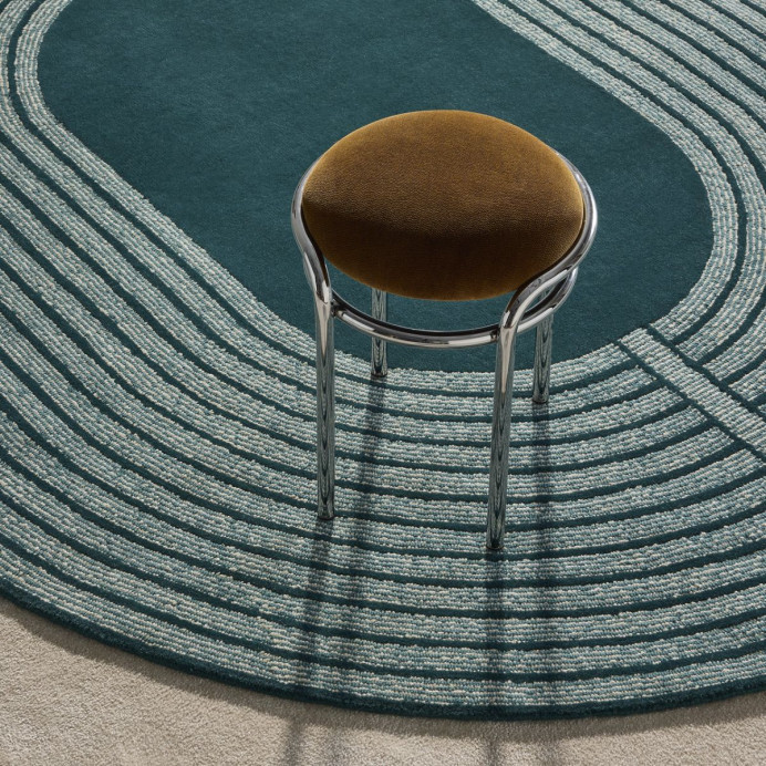 Tapis ovale en laine Mirage Maison Sarah Lavoine, lignes concentriques en relief autour d'un ovale central