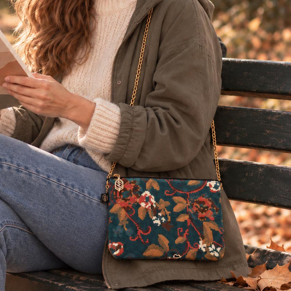Trousse en Velours Brodé KENDALL