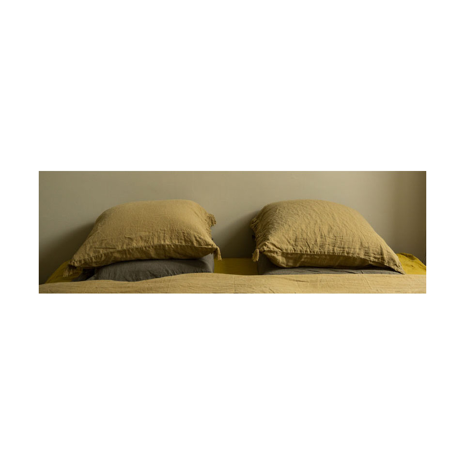 Coussin en lin QUEENFRANGE 50X70 cm CURRY - BED AND PHILOSOPHY